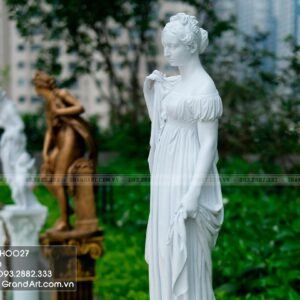 Tượng Caroline Amalie bằng composite cao 70cm được chế tác tinh xảo