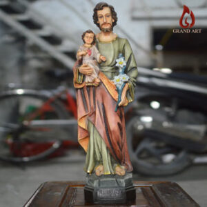 Tượng Thánh Giuse bế Chúa bằng composite cao 50cm vẽ màu giả cổ