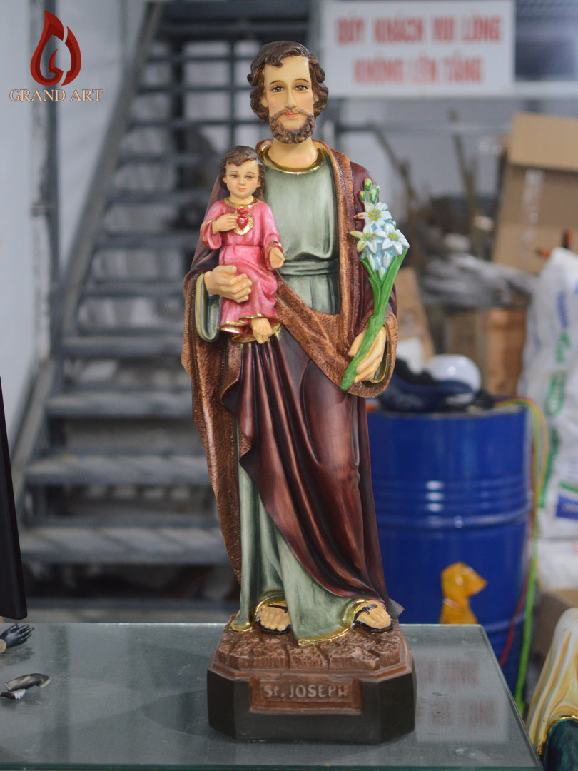 tuong-thanh-giuse-be-chua-bang-composite-cao-80cm-ve-gia-co-1 Tượng Thánh Giuse bế Chúa vẽ màu giả cổ cao 80cm